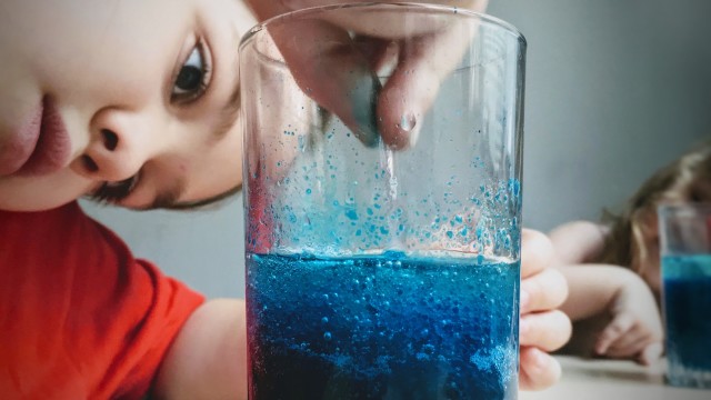 EASY SCIENCE EXPERIMENT FOR KIDS AT HOME